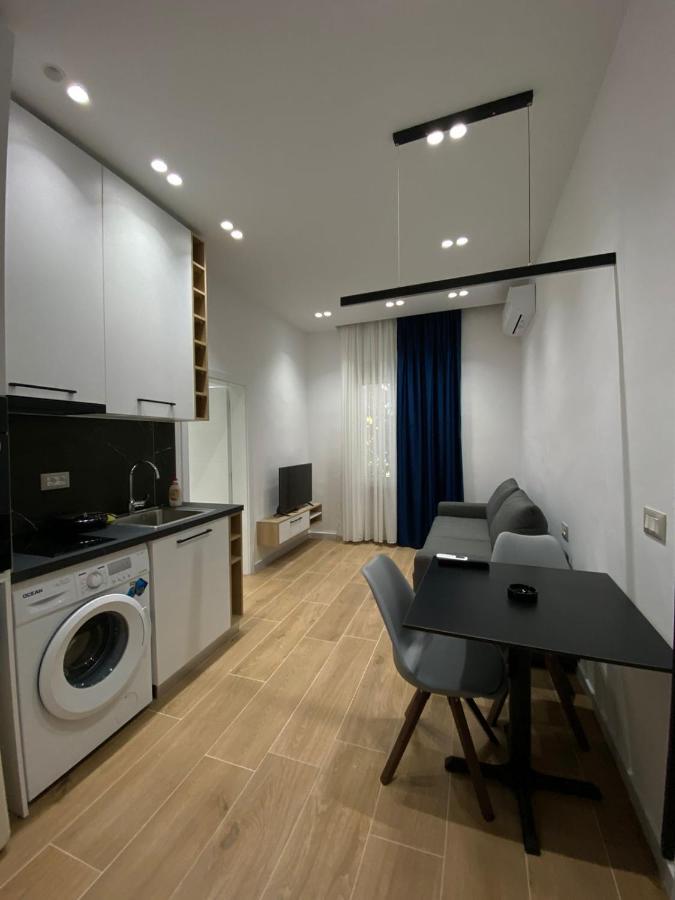 Apartament In Blloku In Front Of Taiwan Tirana Buitenkant foto