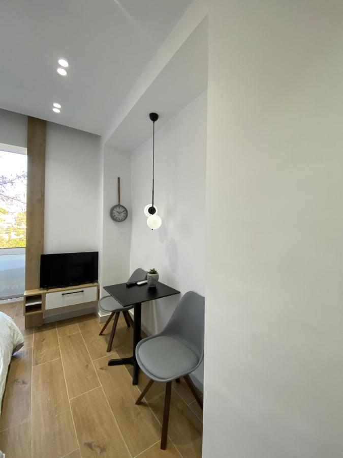 Apartament In Blloku In Front Of Taiwan Tirana Buitenkant foto