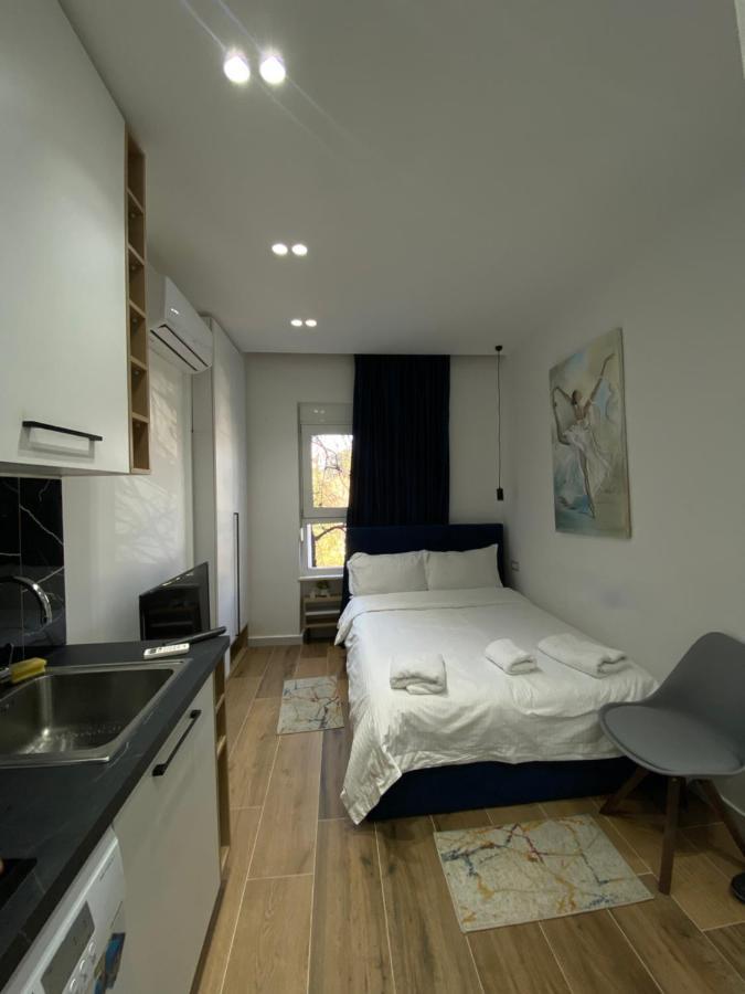 Apartament In Blloku In Front Of Taiwan Tirana Buitenkant foto