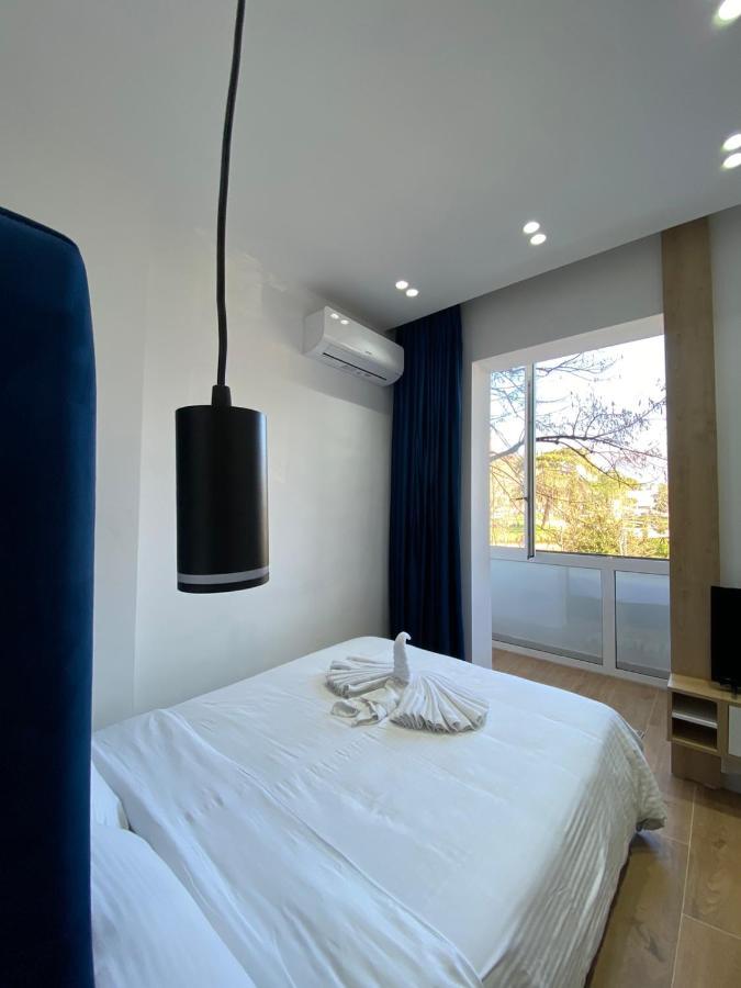 Apartament In Blloku In Front Of Taiwan Tirana Buitenkant foto