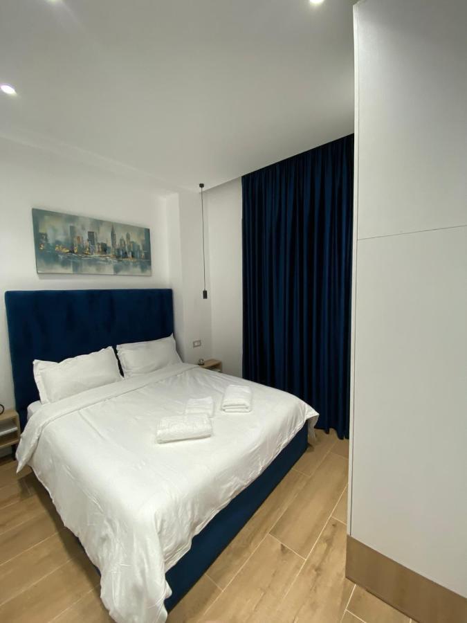 Apartament In Blloku In Front Of Taiwan Tirana Buitenkant foto