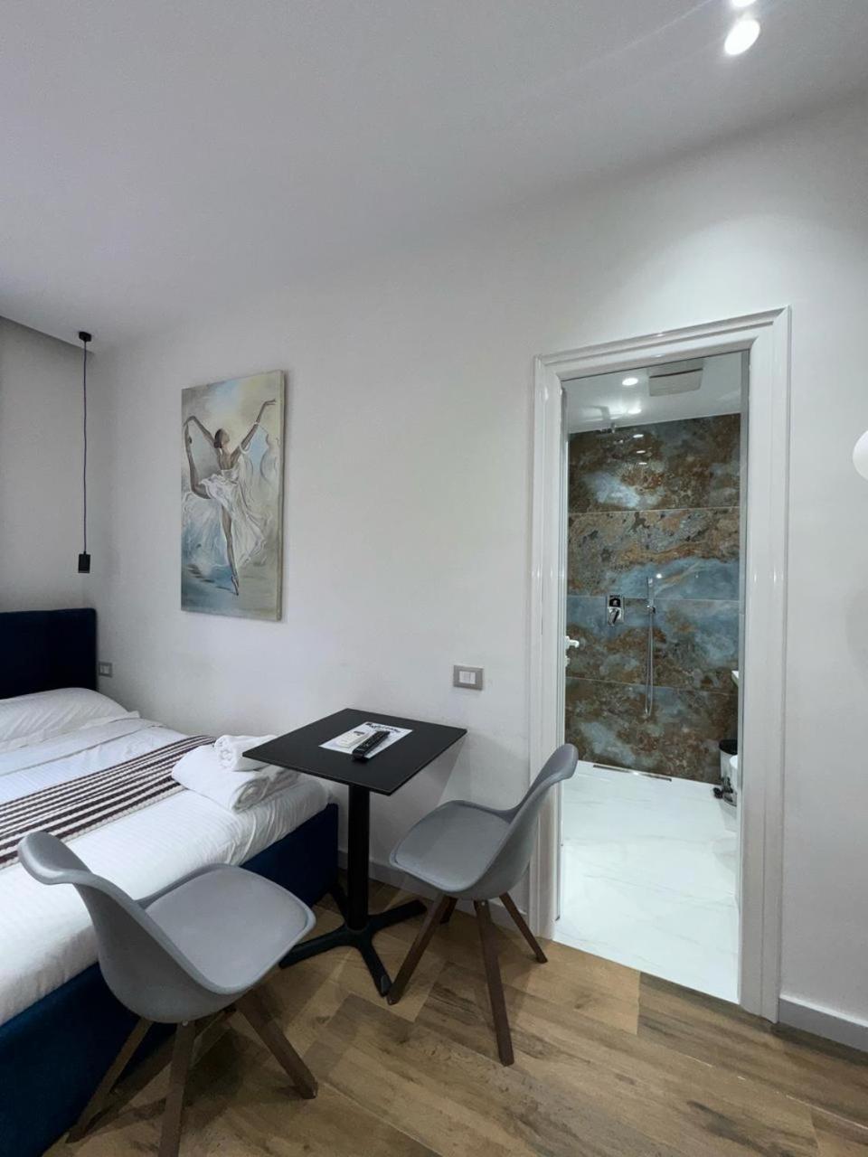 Apartament In Blloku In Front Of Taiwan Tirana Buitenkant foto